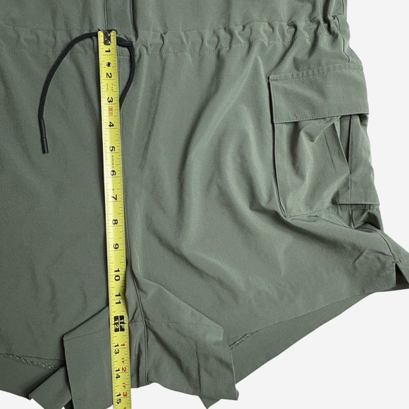 Athleta Sutton Romper Size 10 Green Lightweight Tie Waist Wrinkle Resistant - Picture 10 of 14